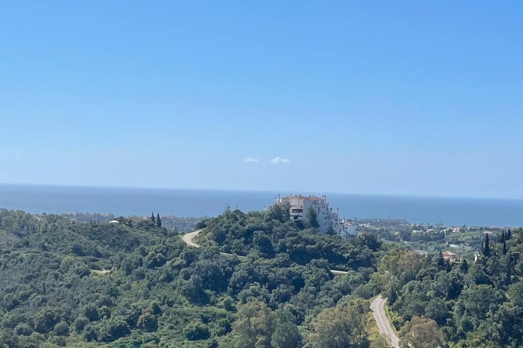 Atico Con Bonita Vista. En Urbanizacion Privada.! Estepona Exterior foto
