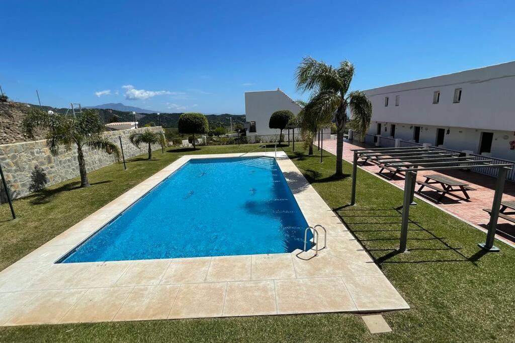 Atico Con Bonita Vista. En Urbanizacion Privada.! Estepona Exterior foto